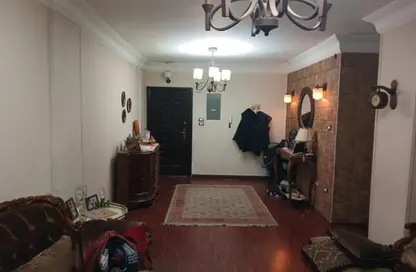 شقة - 3 غرف نوم - 2 حمامات للبيع في شارع النزهه - ارض الجولف - مصر الجديدة - القاهرة