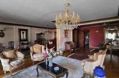 Apartment - 3 Bedrooms - 3 Bathrooms for sale in Kasr Al Safa St. - Zezenia - Hay Sharq - Alexandria