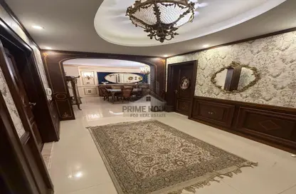 شقة - 3 غرف نوم - 3 حمامات للبيع في شارع بن حوقل - سان ستيفانو - حي شرق - الاسكندرية