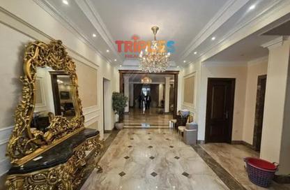 Villa - 3 Bedrooms - 5 Bathrooms for sale in Royal City - Sheikh Zayed Compounds - Sheikh Zayed City - Giza
