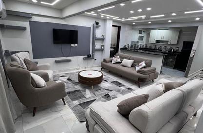 Apartment - 2 Bedrooms - 2 Bathrooms for rent in Ezzat Salama St. - 6th Zone - Nasr City - Cairo
