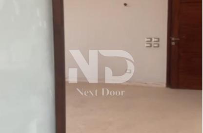Apartment - 2 Bedrooms - 2 Bathrooms for sale in Palm Hills Village Gate - South Investors Area - New Cairo City - Cairo