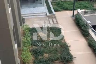 Apartment - 2 Bedrooms - 2 Bathrooms for sale in Palm Hills Village Gate - South Investors Area - New Cairo City - Cairo