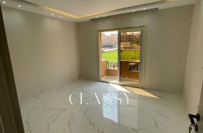 Apartment - 3 Bedrooms - 3 Bathrooms for sale in Al Khamayel city - Sheikh Zayed Compounds - Sheikh Zayed City - Giza