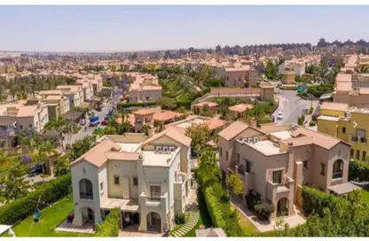 Apartment - 2 Bedrooms - 3 Bathrooms for sale in Uptown Cairo - Mokattam - Cairo