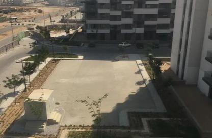 شقة - 2 غرف نوم - 3 حمامات للبيع في كمبوند البروج - كمبوندات الشروق - مدينة الشروق - القاهرة