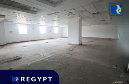 Office Space - Studio - 4 Bathrooms for rent in Al Laselky St. - El Laselky - New Maadi - Hay El Maadi - Cairo