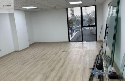 Office Space - Studio - 2 Bathrooms for rent in Hyde Park Business District Mall - South Teseen St. - The 5th Settlement - New Cairo City - Cairo