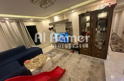 Apartment - 2 Bedrooms - 1 Bathroom for sale in 50th Street - Zahraa El Maadi - Hay El Maadi - Cairo