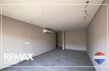 Apartment - 3 Bedrooms - 3 Bathrooms for rent in Village West - Sheikh Zayed Compounds - Sheikh Zayed City - Giza
