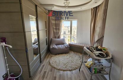 Apartment - 2 Bedrooms - 2 Bathrooms for sale in Centerville - Hyde Park - New Cairo City - Cairo