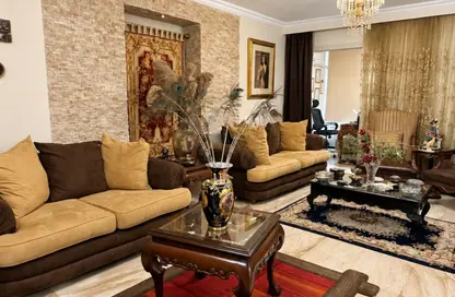 Apartment - 3 Bedrooms - 3 Bathrooms for sale in Tijan - Zahraa El Maadi - Hay El Maadi - Cairo