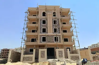 Apartment - 3 Bedrooms - 2 Bathrooms for sale in Bait Alwatan - The 5th Settlement - New Cairo City - Cairo