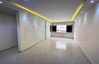 Apartment - 3 Bedrooms - 1 Bathroom for sale in Mahmoud Al Essawy St. - Miami - Hay Awal El Montazah - Alexandria