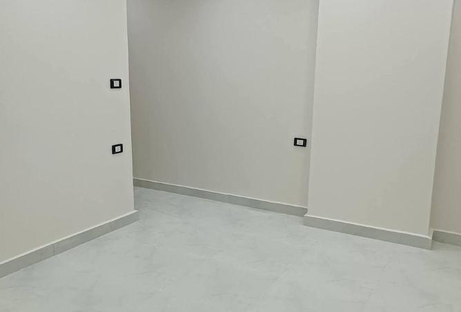 66702021 - Property Image 3