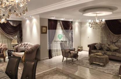 Apartment - 3 Bedrooms - 3 Bathrooms for sale in Sakaliya St. - 6th Zone - Nasr City - Cairo
