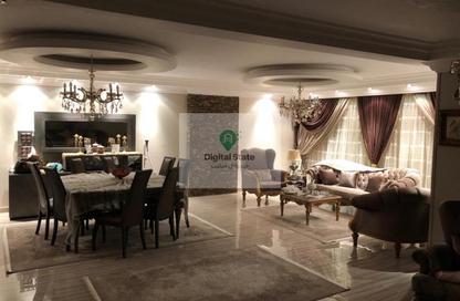 Apartment - 3 Bedrooms - 3 Bathrooms for sale in Sakaliya St. - 6th Zone - Nasr City - Cairo