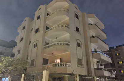 شقة - 3 غرف نوم - 2 حمامات للبيع في شارع الحسين - مجاورة 29 - مدينة العاشر من رمضان - الشرقية