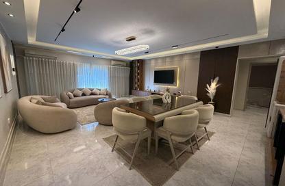 شقة - 4 غرف نوم - 2 حمامات للايجار في شارع شهاب - المهندسين - الجيزة شقة - 4 غرف نوم - 2 حمامات للايجار في شارع شهاب - المهندسين - الجيزة