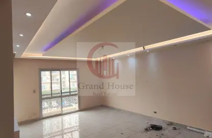 Apartment - 2 Bedrooms - 1 Bathroom for rent in El Rehab Extension - Al Rehab - New Cairo City - Cairo