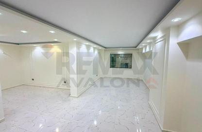 Office Space - Studio - 2 Bathrooms for sale in Alam Al Din St. - Sporting - Hay Sharq - Alexandria