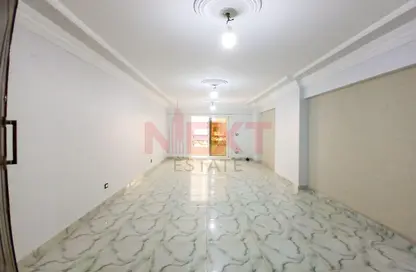 شقة - 3 غرف نوم - 2 حمامات للبيع في شارع الفتح - جناكليس - حي شرق - الاسكندرية