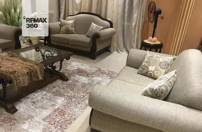 Apartment - 3 Bedrooms - 2 Bathrooms for sale in Omarat Madinet Al Fath St. - Al Hadiqah Al Dawliyah - 7th District - Nasr City - Cairo