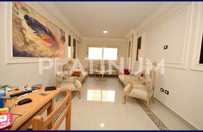 Apartment - 2 Bedrooms - 1 Bathroom for sale in Doctor Mohamed Bedir St. - Cleopatra - Hay Sharq - Alexandria
