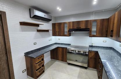 شقة - 2 غرف نوم - 2 حمامات للايجار في ذا كورت ياردز - كمبوندات الشيخ زايد - الشيخ زايد - الجيزة