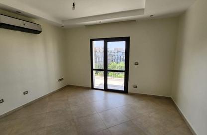 شقة - 2 غرف نوم - 2 حمامات للايجار في ذا كورت ياردز - كمبوندات الشيخ زايد - الشيخ زايد - الجيزة