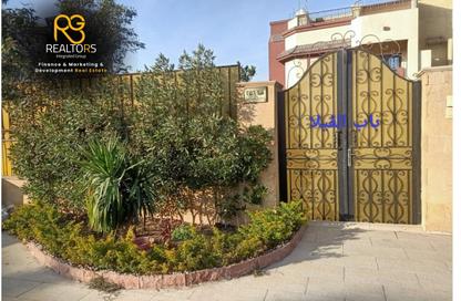 Townhouse - 7 Bedrooms - 4 Bathrooms for sale in Hay El Ashgar - Al Wahat Road - 6 October City - Giza