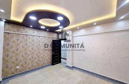 Penthouse - 4 Bedrooms - 3 Bathrooms for sale in North Lotus - El Lotus - New Cairo City - Cairo