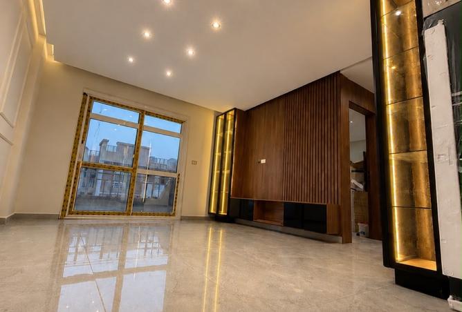 99801194 - Property Main Image