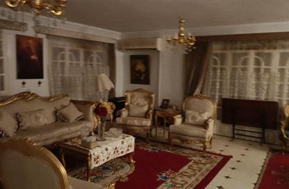 شقة - 4 غرف نوم - 3 حمامات للبيع في شارع يس راغب - المنطقة الثامنة - مدينة نصر - القاهرة