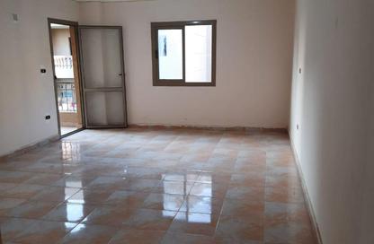 Apartment - 2 Bedrooms - 1 Bathroom for rent in Al Ashrafiya - North Investors Area - New Cairo City - Cairo