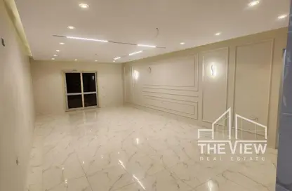 Apartment - 3 Bedrooms - 3 Bathrooms for sale in Al Khamayel city - Sheikh Zayed Compounds - Sheikh Zayed City - Giza