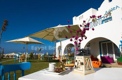 Chalet - 2 Bedrooms - 2 Bathrooms for sale in Mountain View - Ras Al Hekma - North Coast