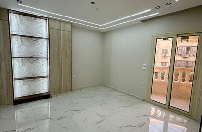 Apartment - 3 Bedrooms - 2 Bathrooms for sale in Gate 4 - Mena - Hadayek El Ahram - Giza