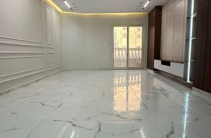 Apartment - 3 Bedrooms - 2 Bathrooms for sale in Gate 4 - Mena - Hadayek El Ahram - Giza