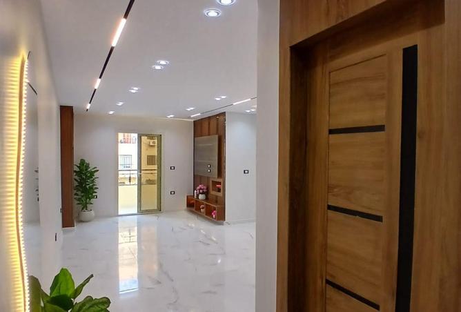 83664405 - Property Image 2