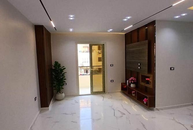 83664405 - Property Main Image