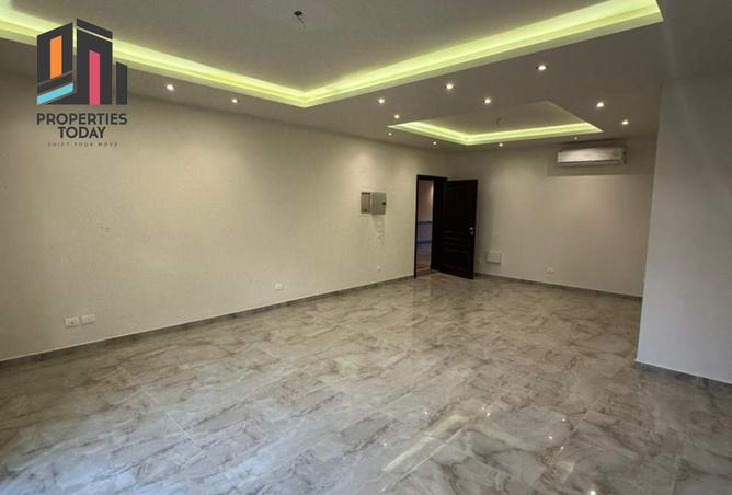 74027742 - Property Image 2