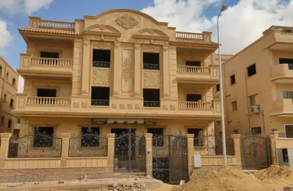 Apartment - 4 Bedrooms - 3 Bathrooms for sale in El Koronfel - The 5th Settlement - New Cairo City - Cairo