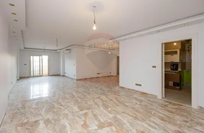 شقة - 3 غرف نوم - 2 حمامات للبيع في ميدان فيكتور عمانوئيل - سموحة - حي شرق - الاسكندرية