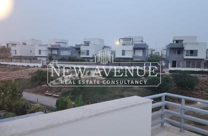 Villa - 4 Bedrooms - 2 Bathrooms for sale in The Residences - New Cairo City - Cairo