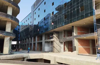 Office Space - 2 Bedrooms - 1 Bathroom for sale in 1O1 Mall - Sheikh Zayed City - Giza