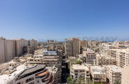 شقة - 3 غرف نوم - 3 حمامات للبيع في شارع شعراوي - لوران - حي شرق - الاسكندرية