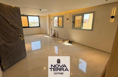 Penthouse - 4 Bedrooms - 3 Bathrooms for sale in 13th District - Sheikh Zayed City - Giza