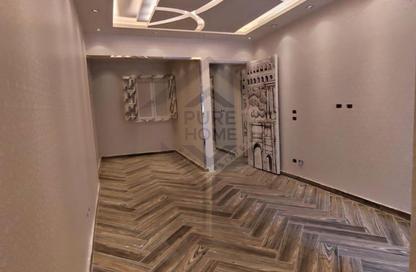 Apartment - 3 Bedrooms - 2 Bathrooms for sale in Nady Smouha Al Riyadi St. - Smouha - Hay Sharq - Alexandria Apartment - 3 Bedrooms - 2 Bathrooms for sale in Nady Smouha Al Riyadi St. - Smouha - Hay Sharq - Alexandria