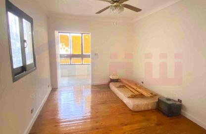 Apartment - 3 Bedrooms - 2 Bathrooms for sale in Zezenia - Hay Sharq - Alexandria